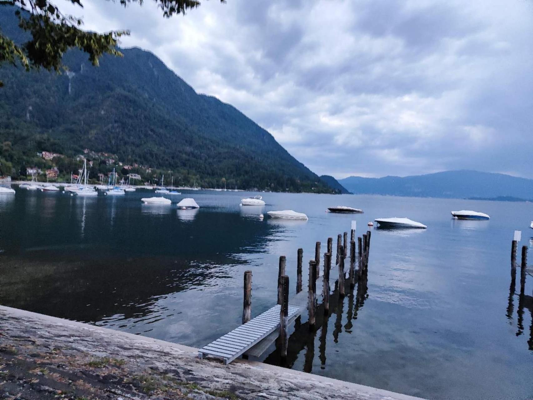 Natura Tra Bosco E Lago Castelveccana Luaran gambar