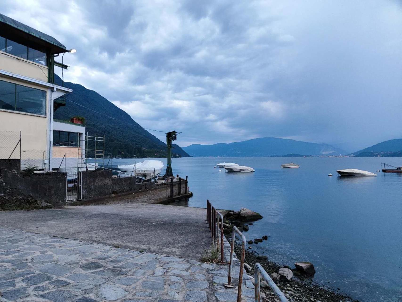 Natura Tra Bosco E Lago Castelveccana Luaran gambar