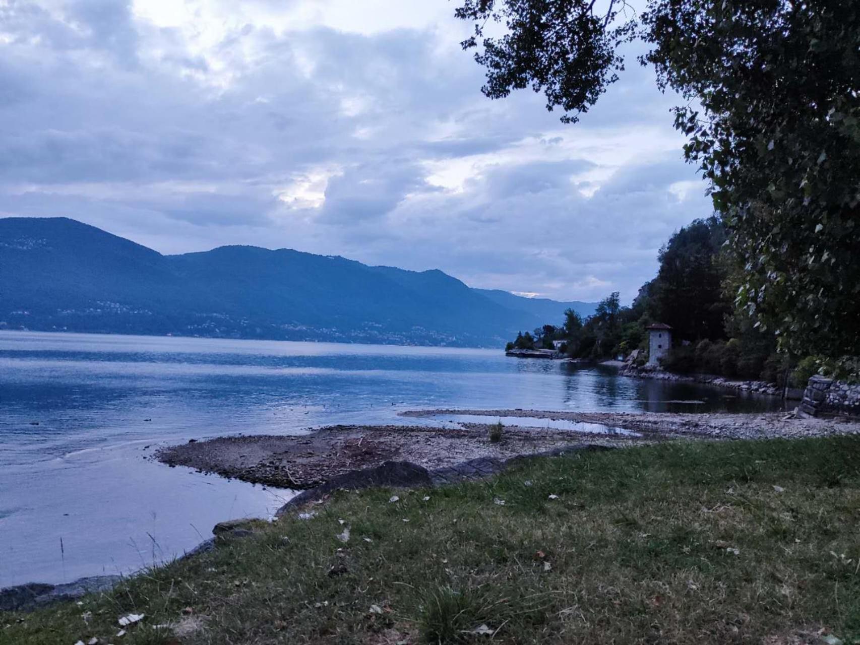 Natura Tra Bosco E Lago Castelveccana Luaran gambar